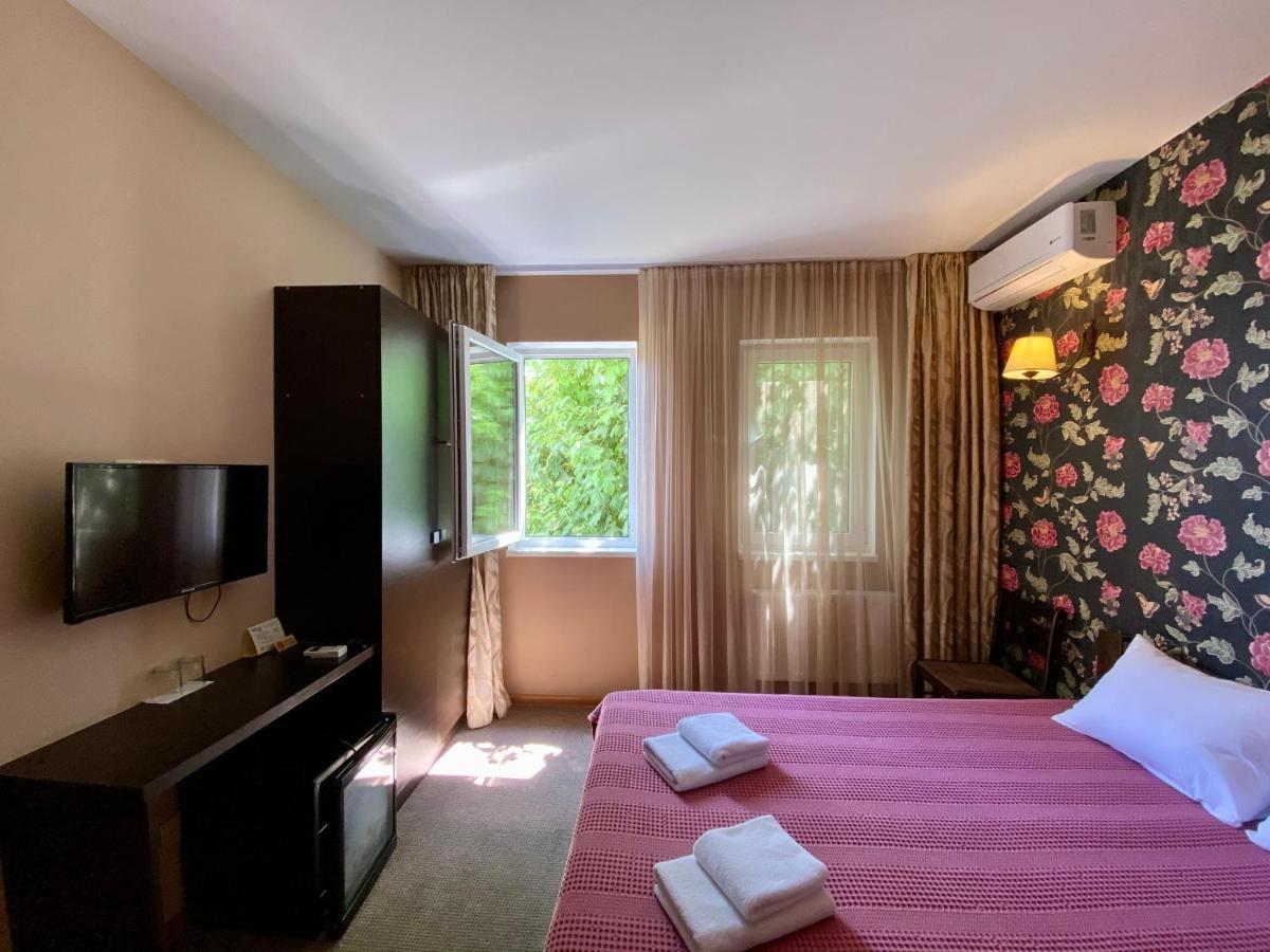 Gosti Hotel Odessa Exterior photo
